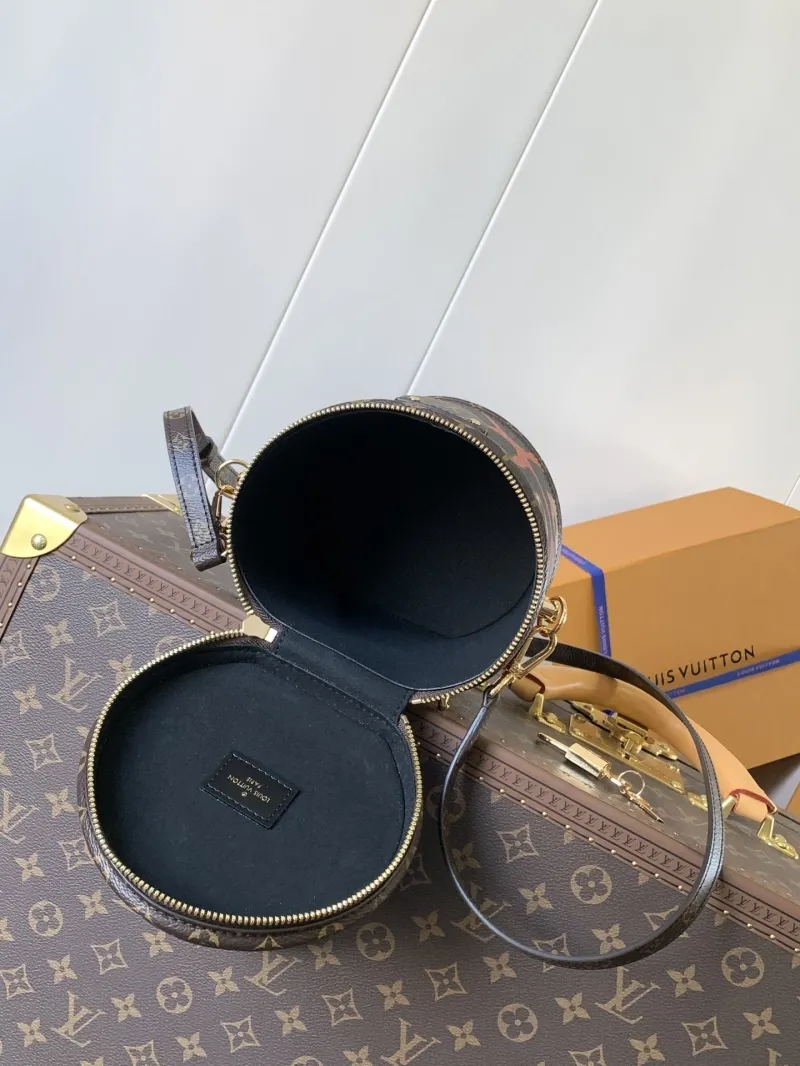 LV Cosmetic Bags-71 - Image 5