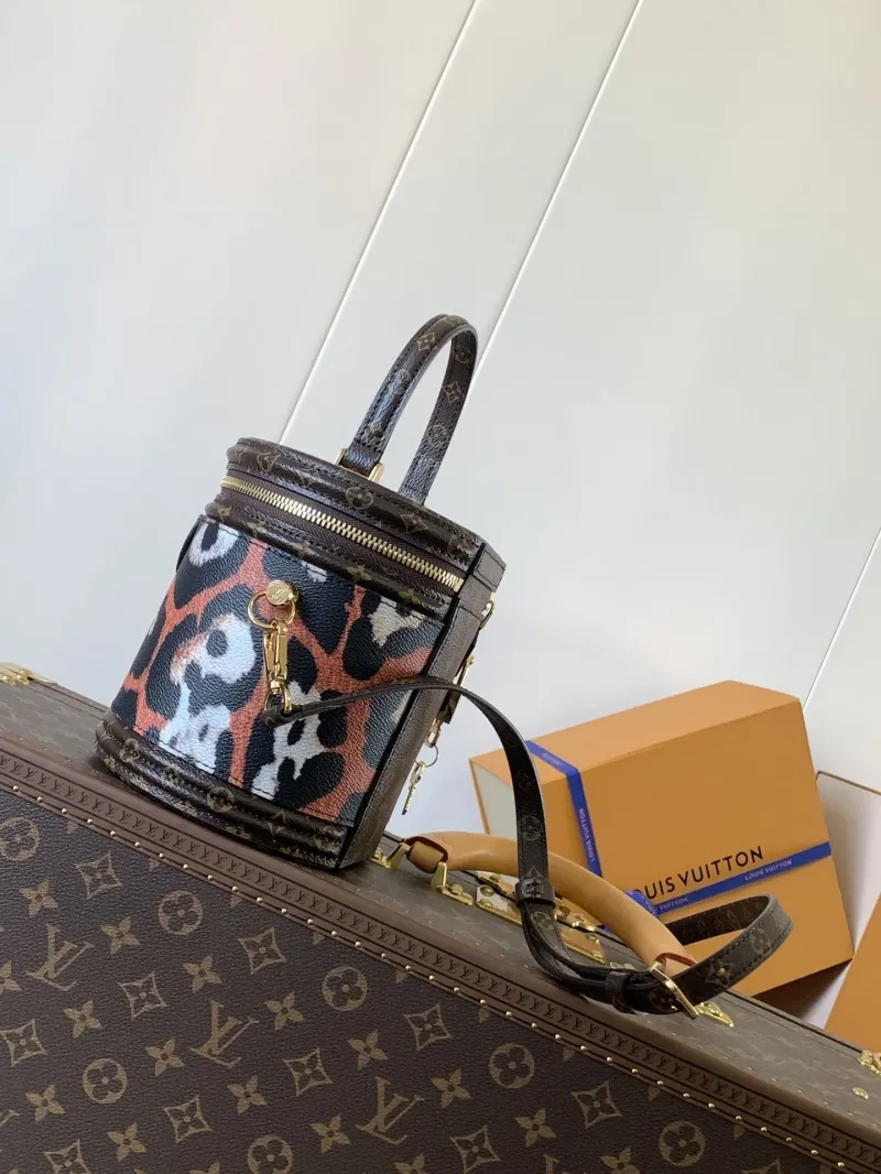 Alternative view of LV Cosmetic Bags-76