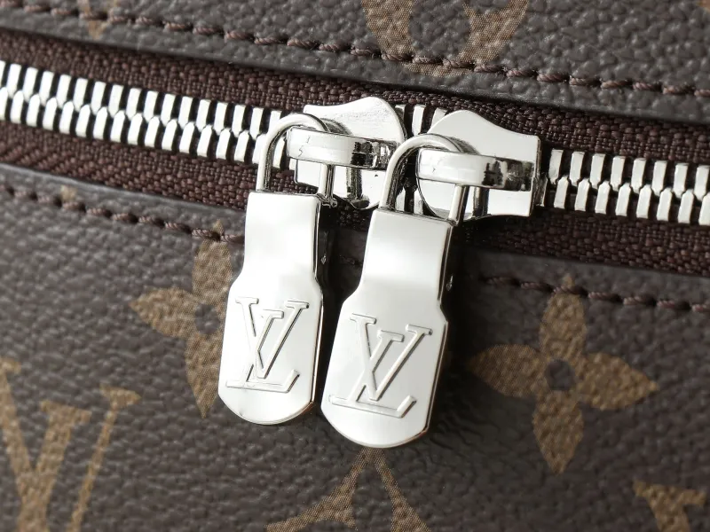 LV Cosmetic Bags-84 - Image 9