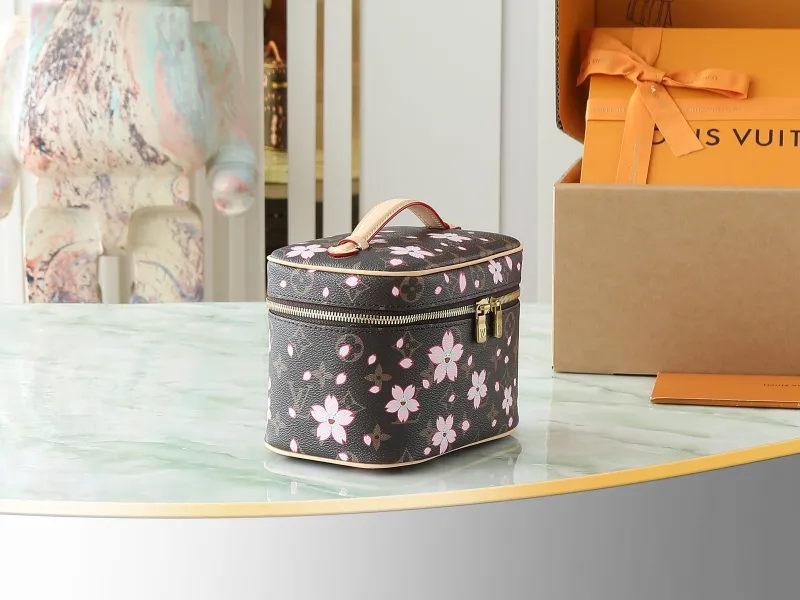 LV Cosmetic Bags-87 - Image 4