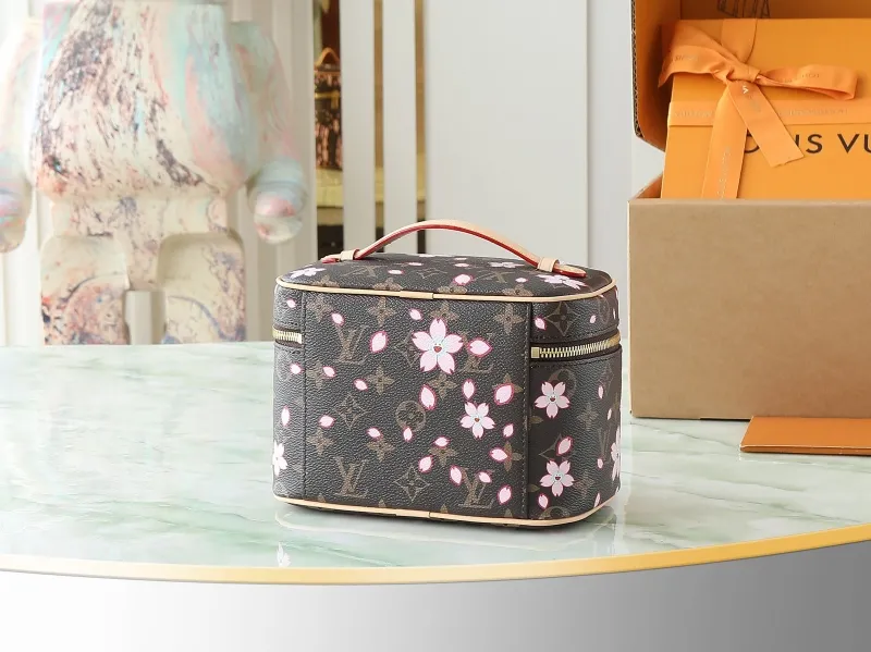 LV Cosmetic Bags-87 - Image 5