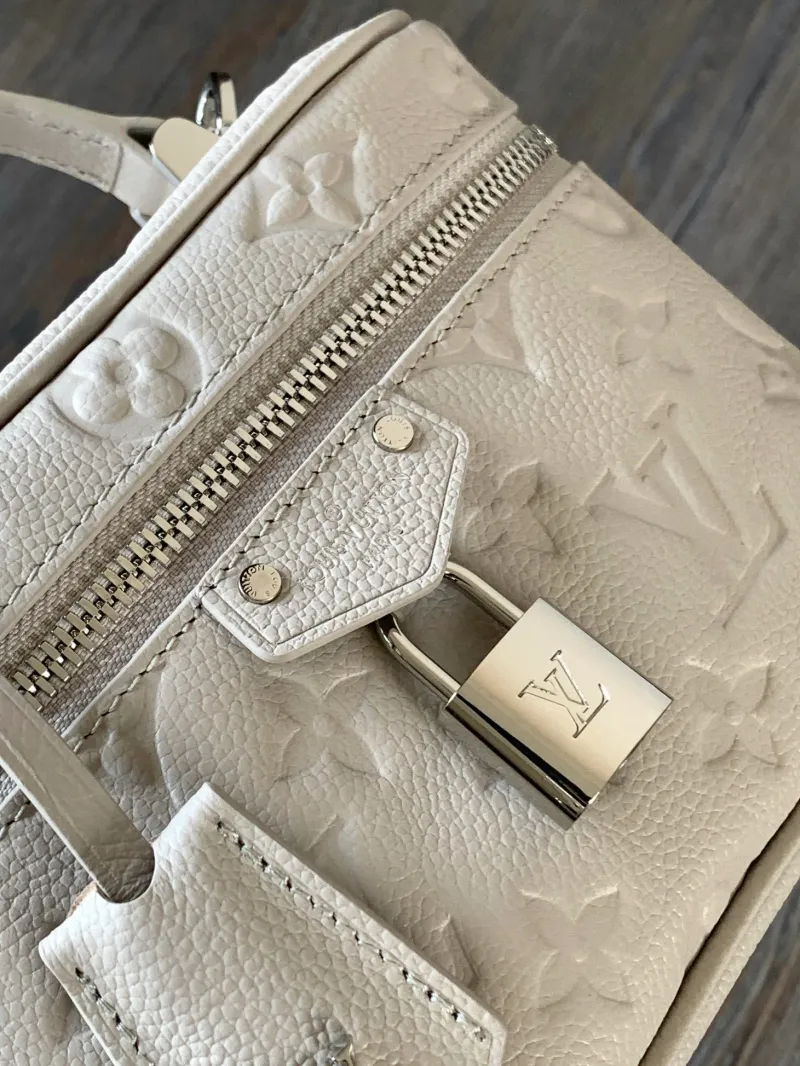 LV Cosmetic Bags-89 - Image 6