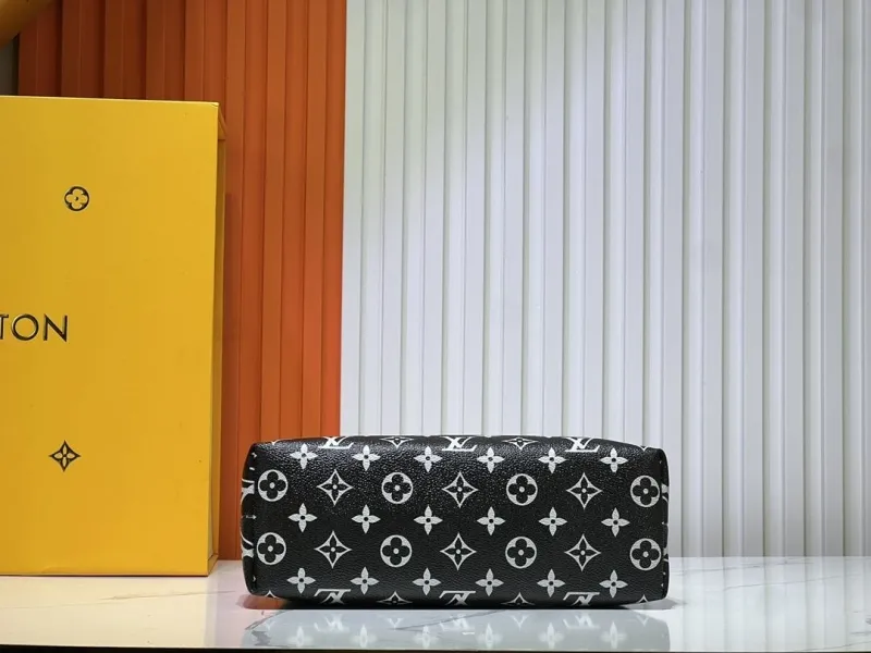 LV Cosmetic Bags-104 - Image 6