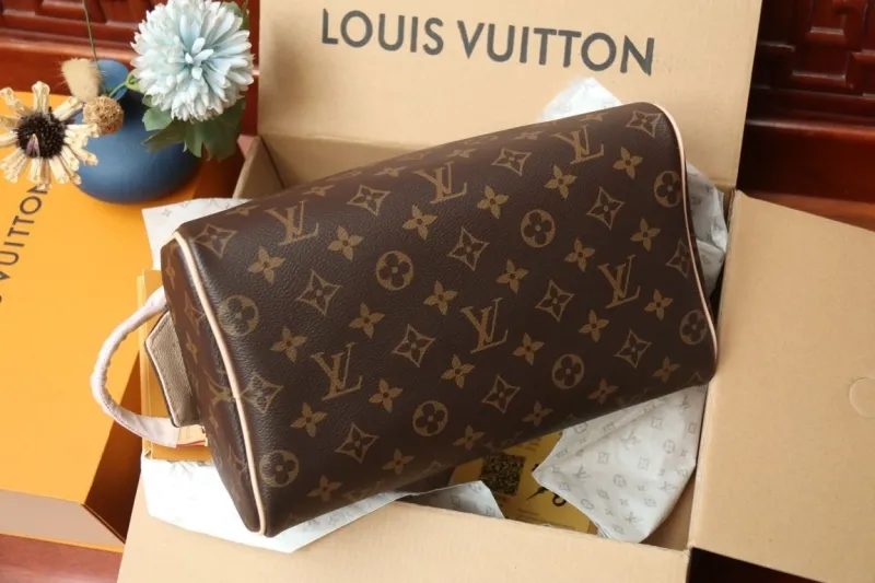 LV Cosmetic Bags-106 - Image 3