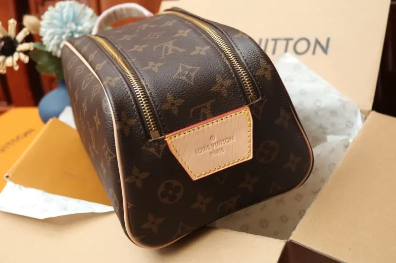 LV Cosmetic Bags-106 - Image 4