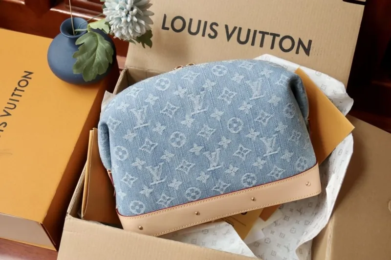 Alternative view of LV Cosmetic Bags-109