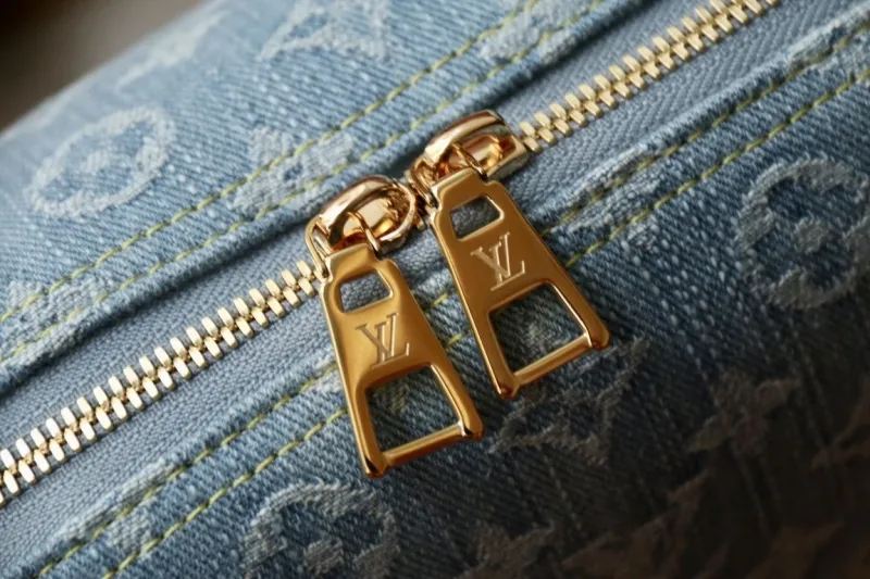 LV Cosmetic Bags-109 - Image 5