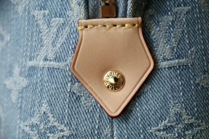 LV Cosmetic Bags-109 - Image 9