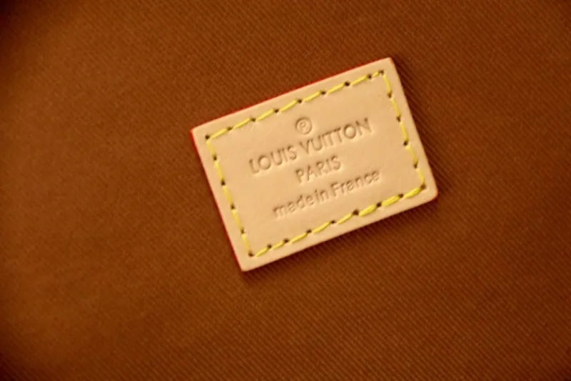LV Cosmetic Bags-110 - Image 7