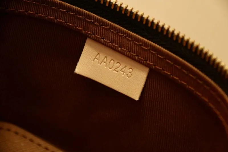 LV Cosmetic Bags-110 - Image 8
