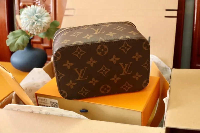 LV Cosmetic Bags-110 - Image 9