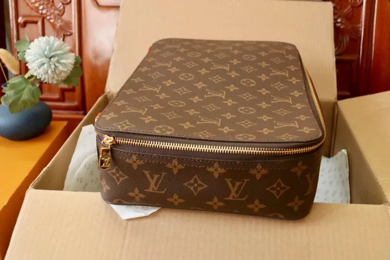 Alternative view of LV Cosmetic Bags-112