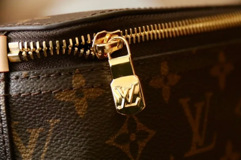 LV Cosmetic Bags-112 - Image 4