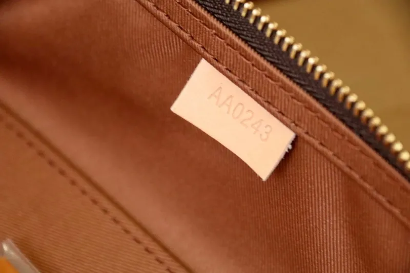 LV Cosmetic Bags-112 - Image 7