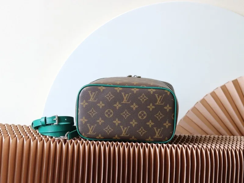 LV Cosmetic Bags-122 - Image 4