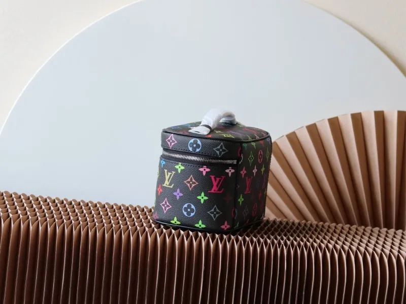 Alternative view of LV Cosmetic Bags-125