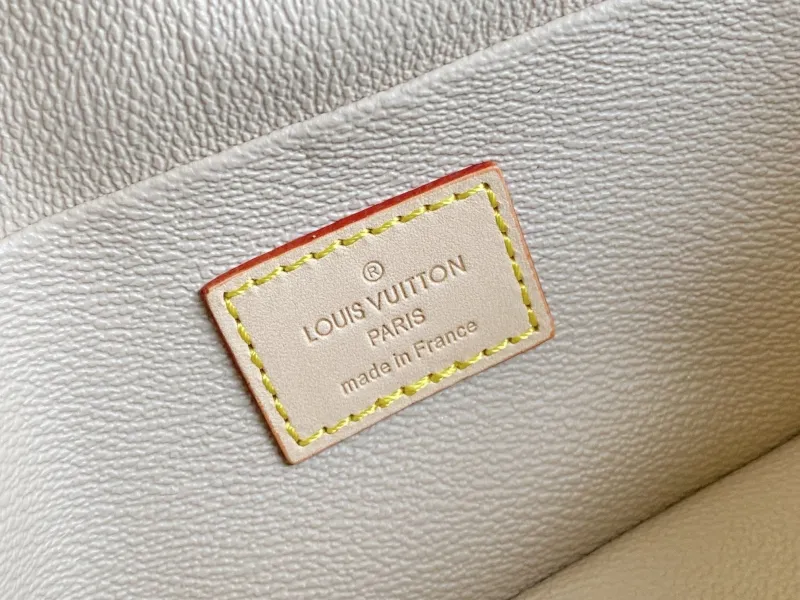 LV Cosmetic Bags-128 - Image 9
