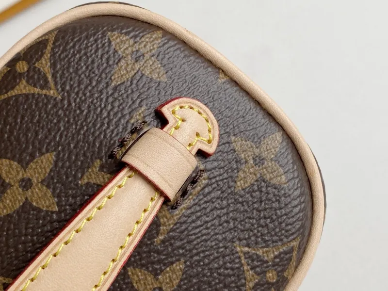 LV Cosmetic Bags-129 - Image 5