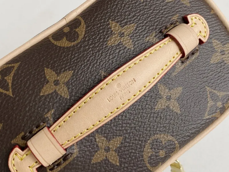 LV Cosmetic Bags-129 - Image 6