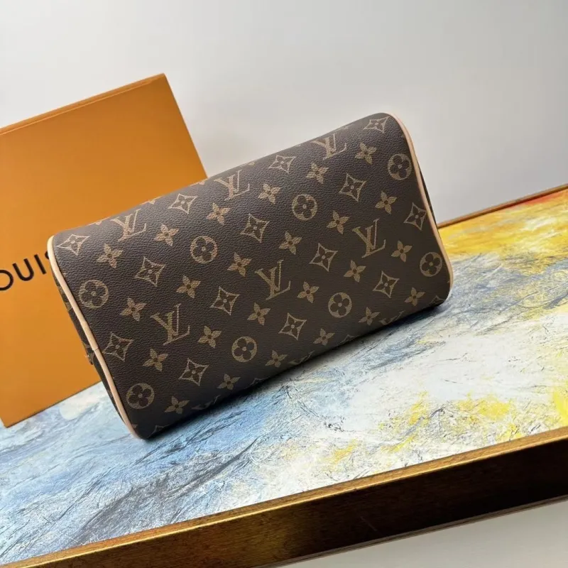 LV Cosmetic Bags-132 - Image 5