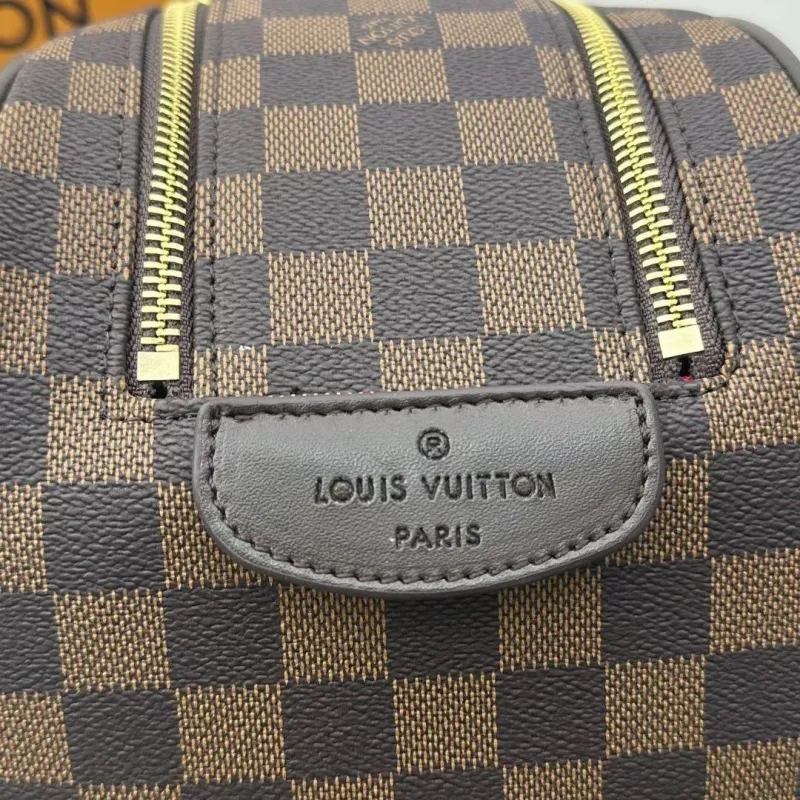 LV Cosmetic Bags-133 - Image 5