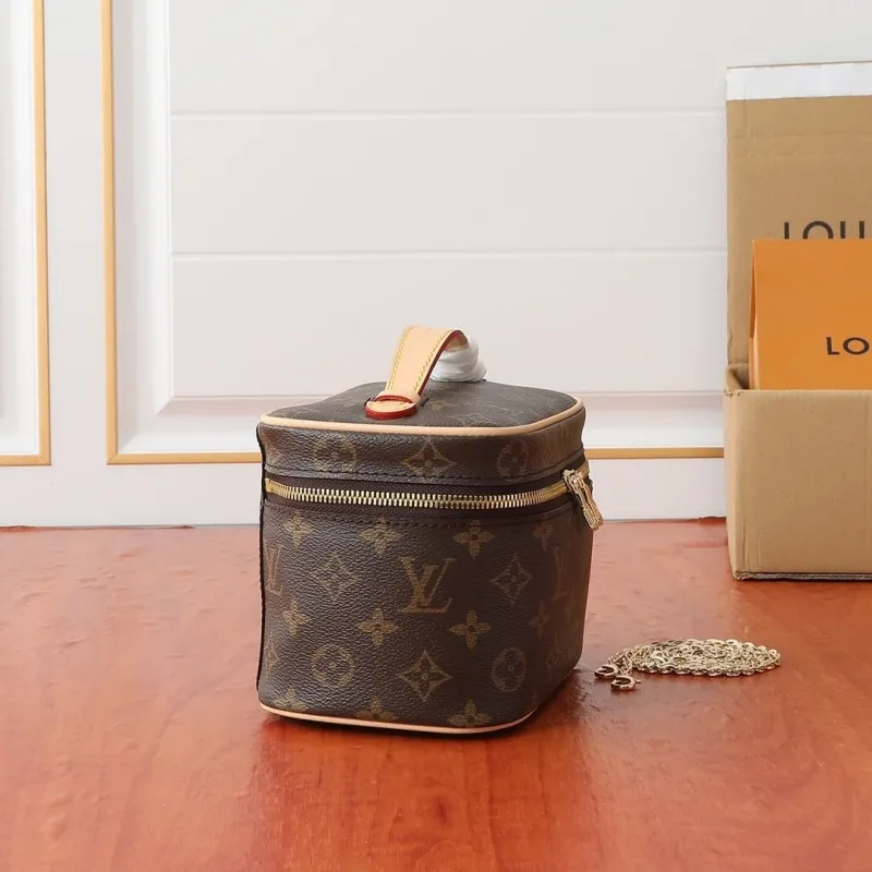 Alternative view of LV Cosmetic Bags-139