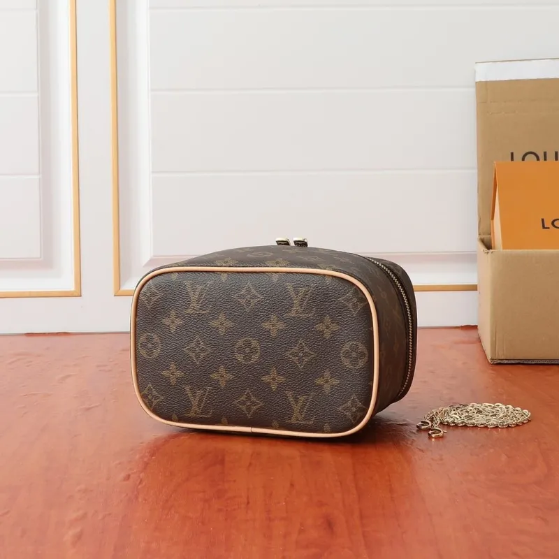 LV Cosmetic Bags-139 - Image 5