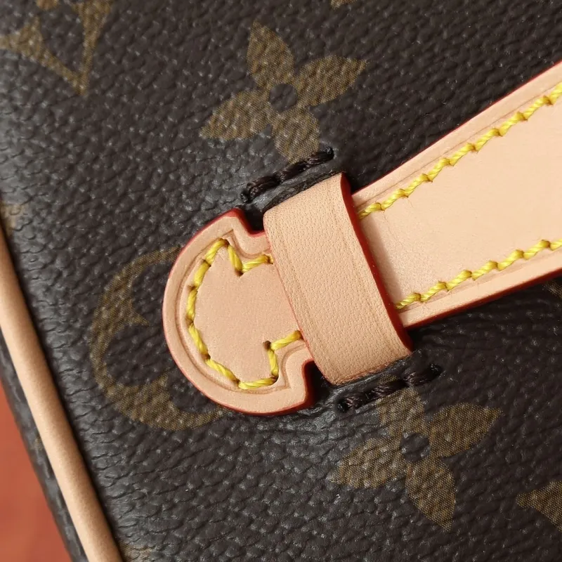 LV Cosmetic Bags-139 - Image 7