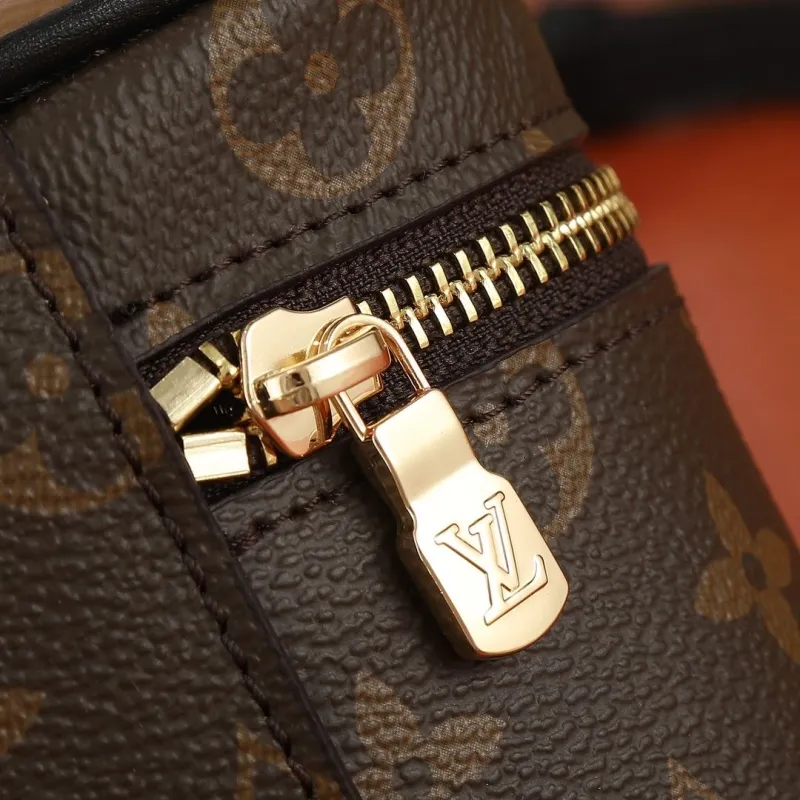 LV Cosmetic Bags-141 - Image 7