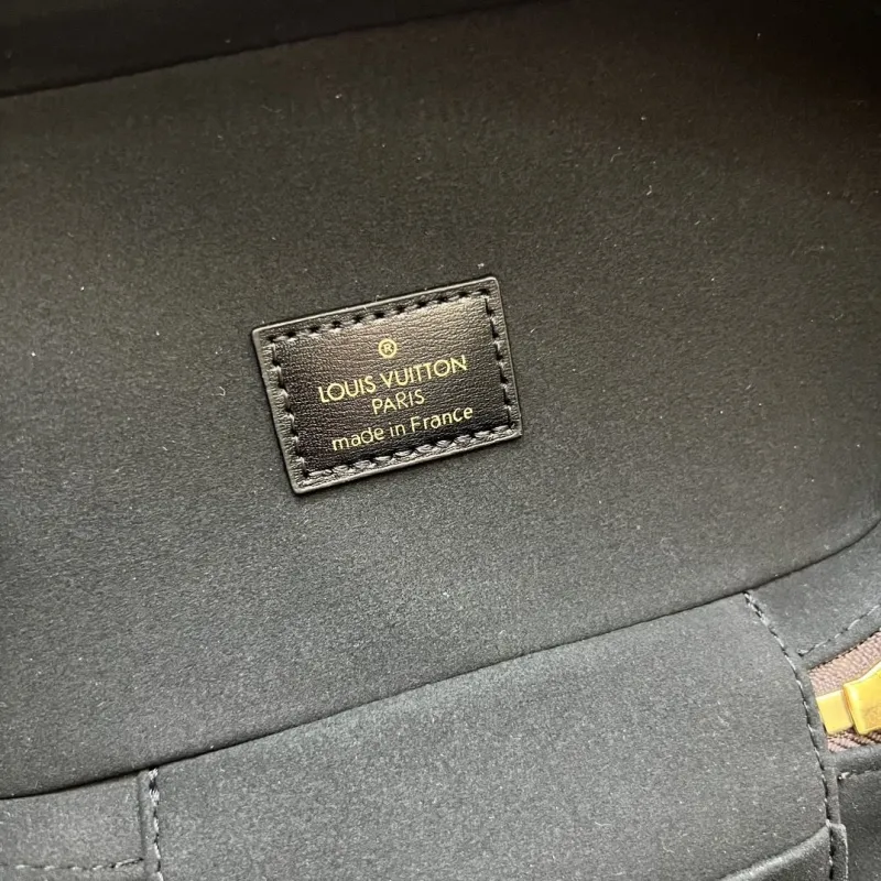 Alternative view of LV Cosmetic Bags-143