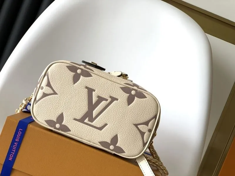 LV Cosmetic Bags-155 - Image 5