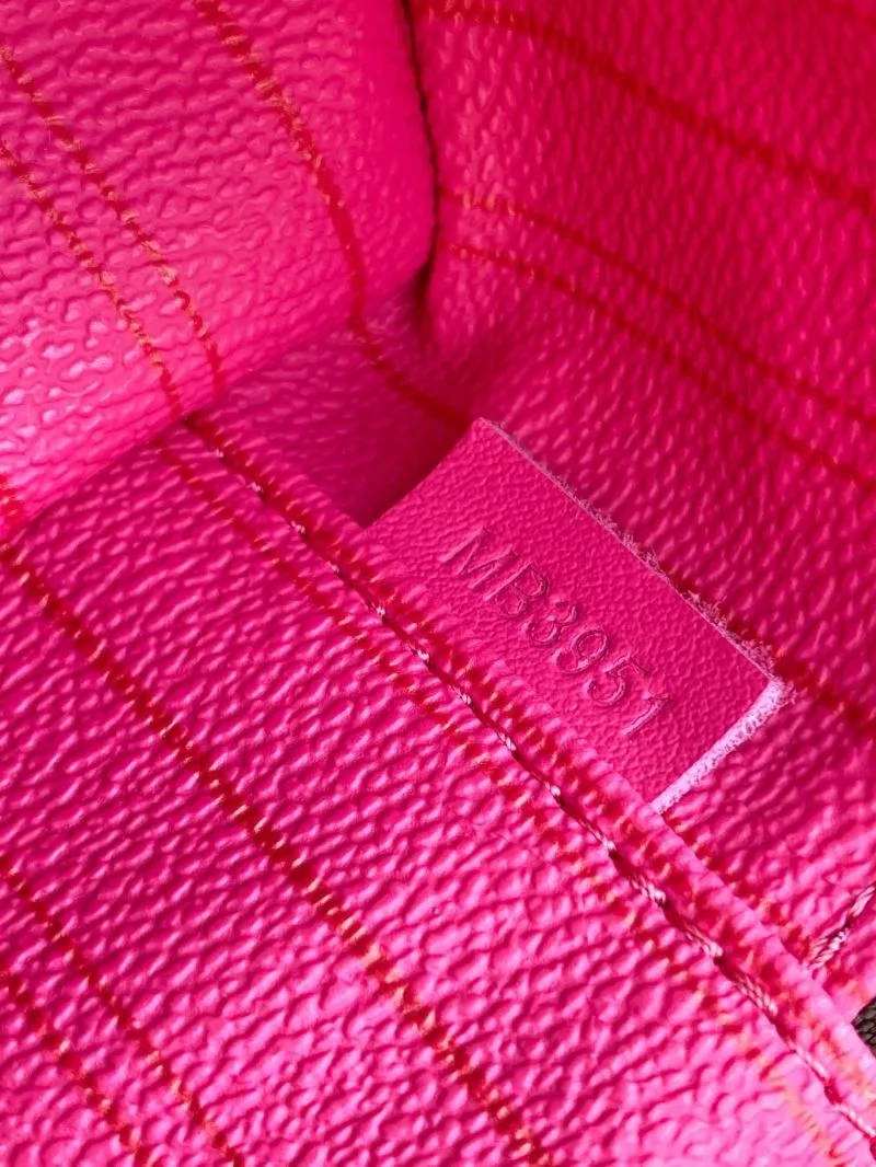 LV Cosmetic Bags-165 - Image 6