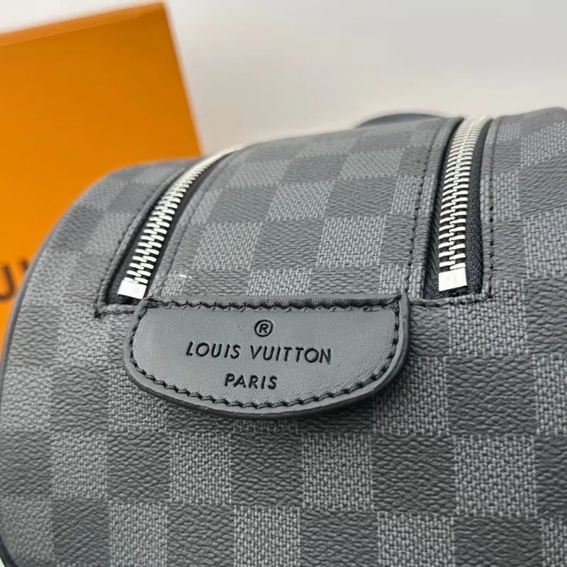 LV Cosmetic Bags-168 - Image 5