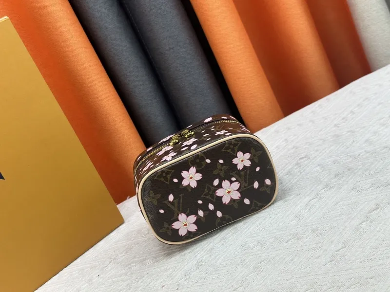 LV Cosmetic Bags-178 - Image 5