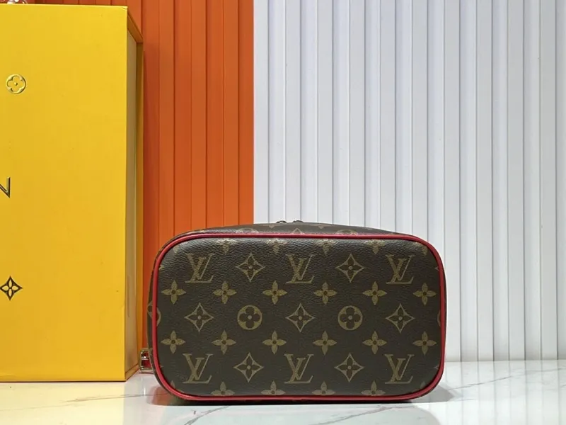 LV Cosmetic Bags-188 - Image 6