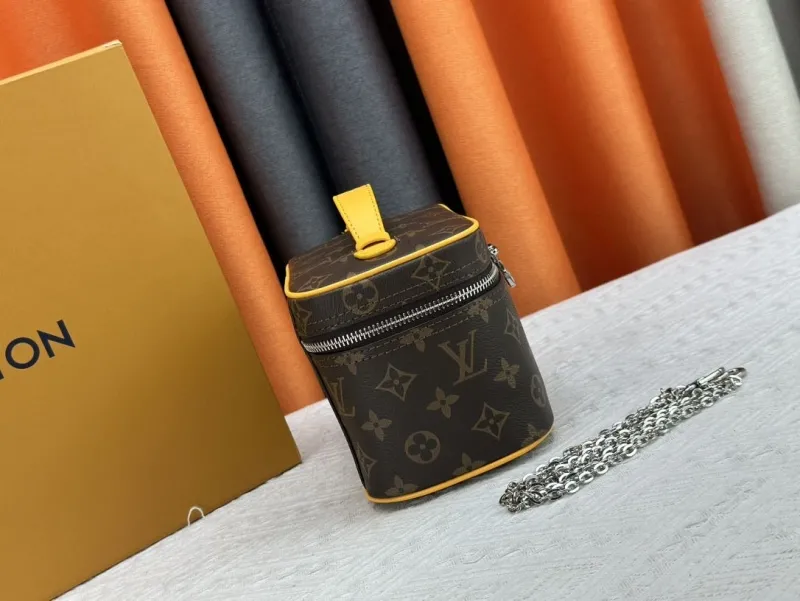 LV Cosmetic Bags-196 - Image 3