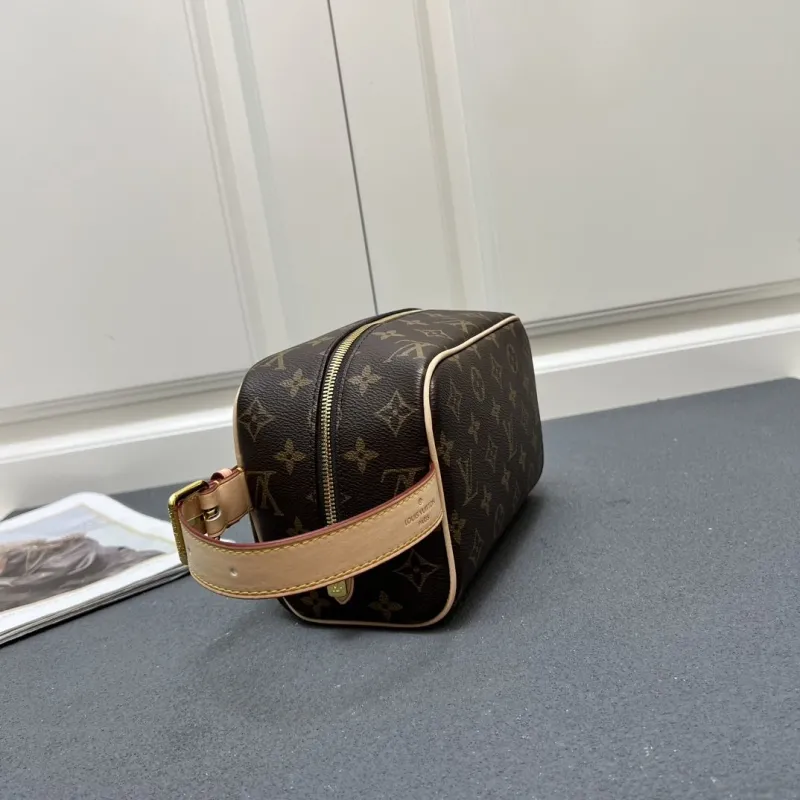 LV Cosmetic Bags-203 - Image 3