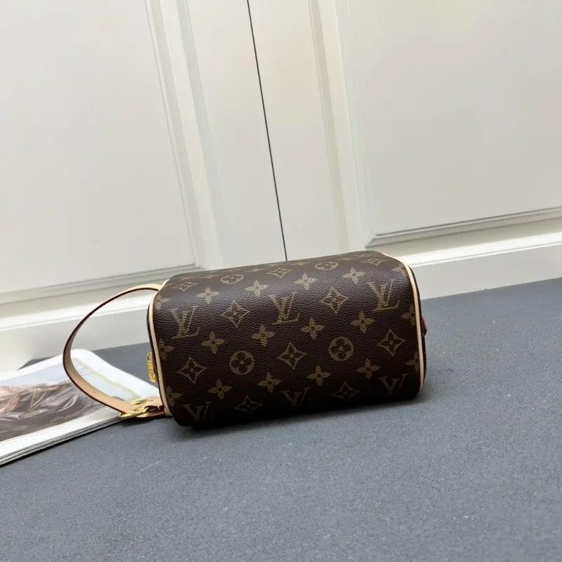 LV Cosmetic Bags-203 - Image 5