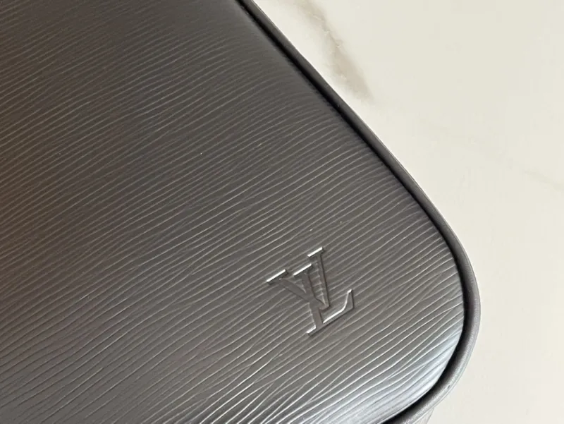 LV Mens Briefcases-1 - Image 6