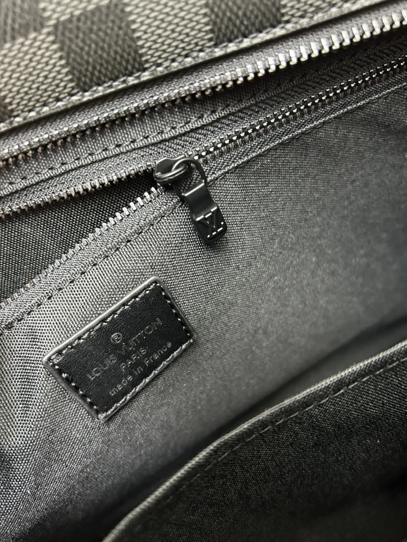 LV Mens Briefcases-34 - Image 9