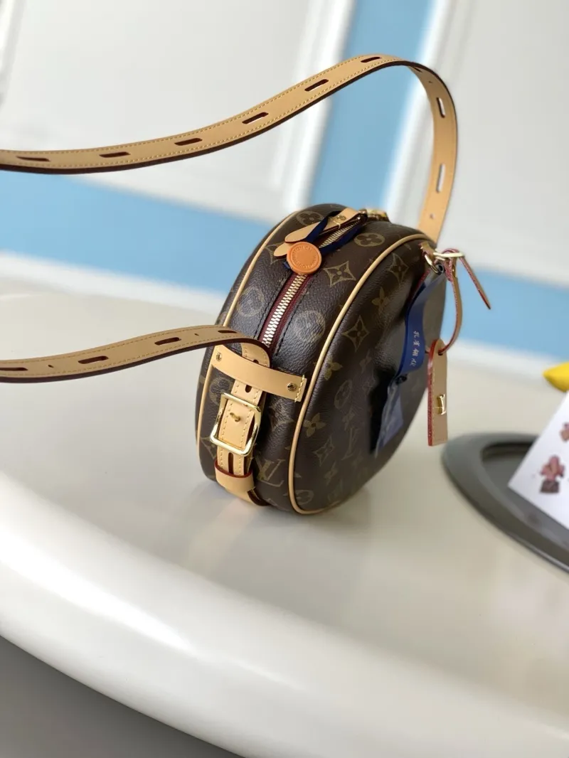 Alternative view of LV Round Bags-12