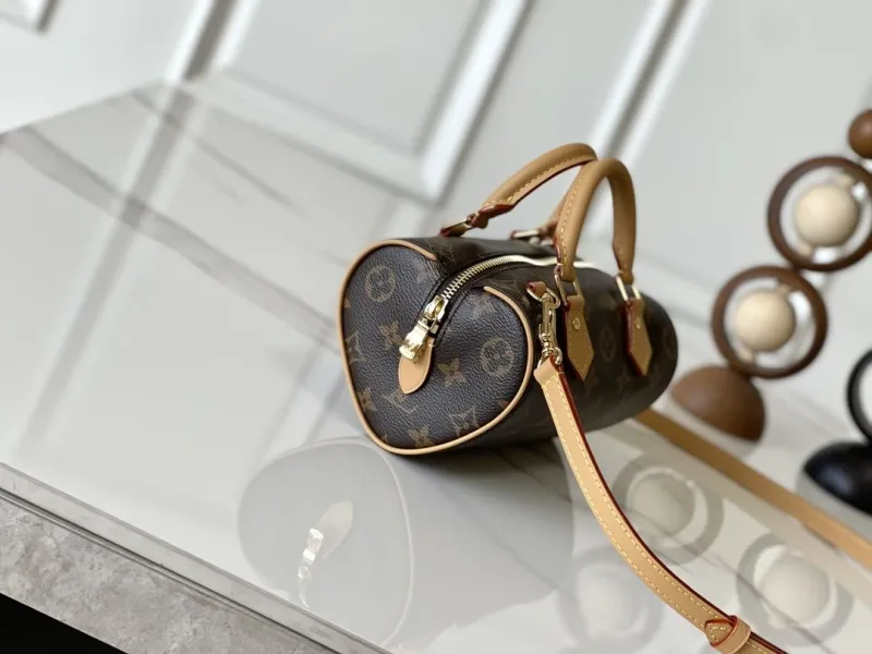 Alternative view of LV Round Bags-16