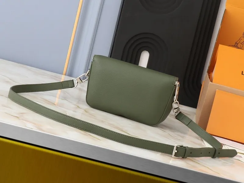 Alternative view of LV Satchel bags-16