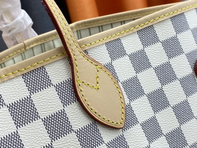 LV Shopping Bags-13 - Image 7