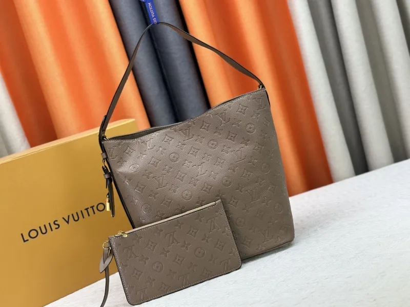 LV Shopping Bags-34