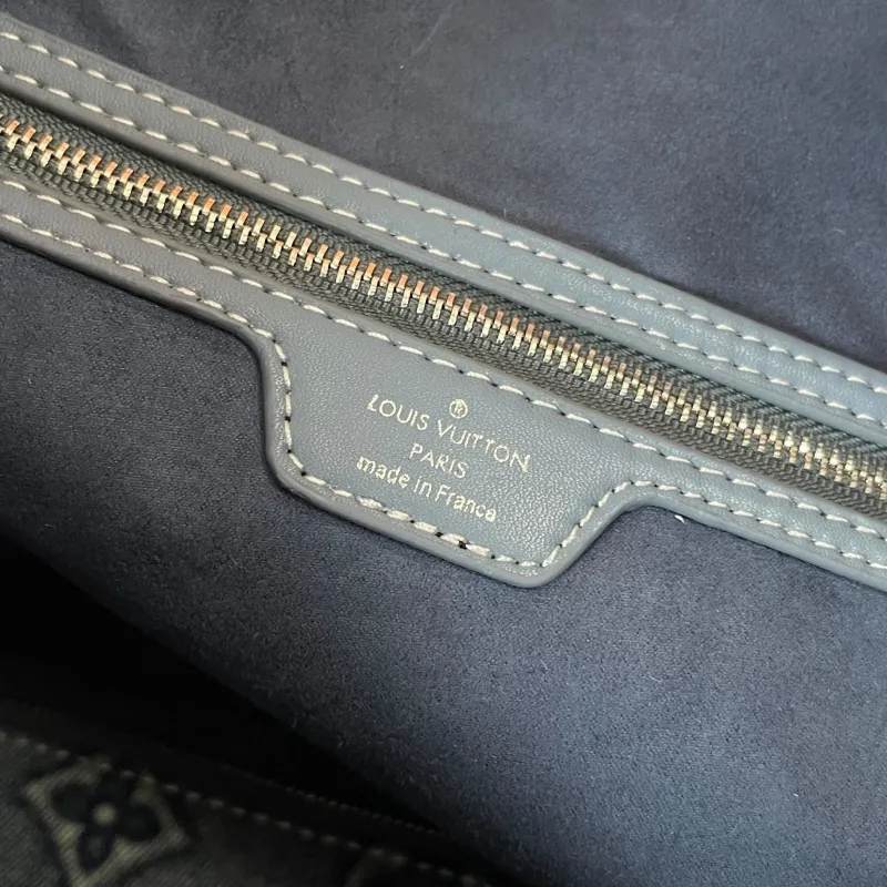 LV Shopping Bags-50 - Image 9