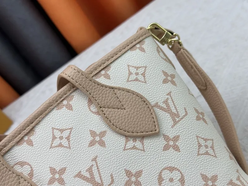 LV Shopping Bags-68 - Image 7