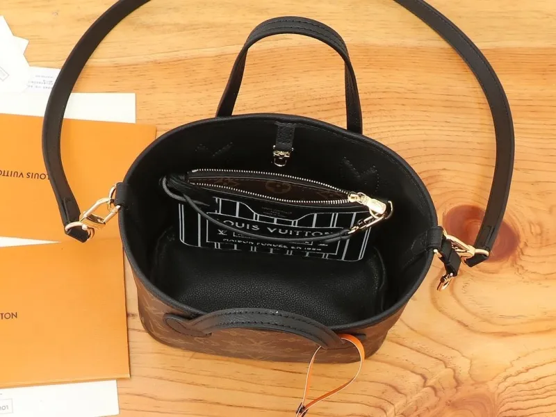 LV Shopping Bags-100 - Image 9