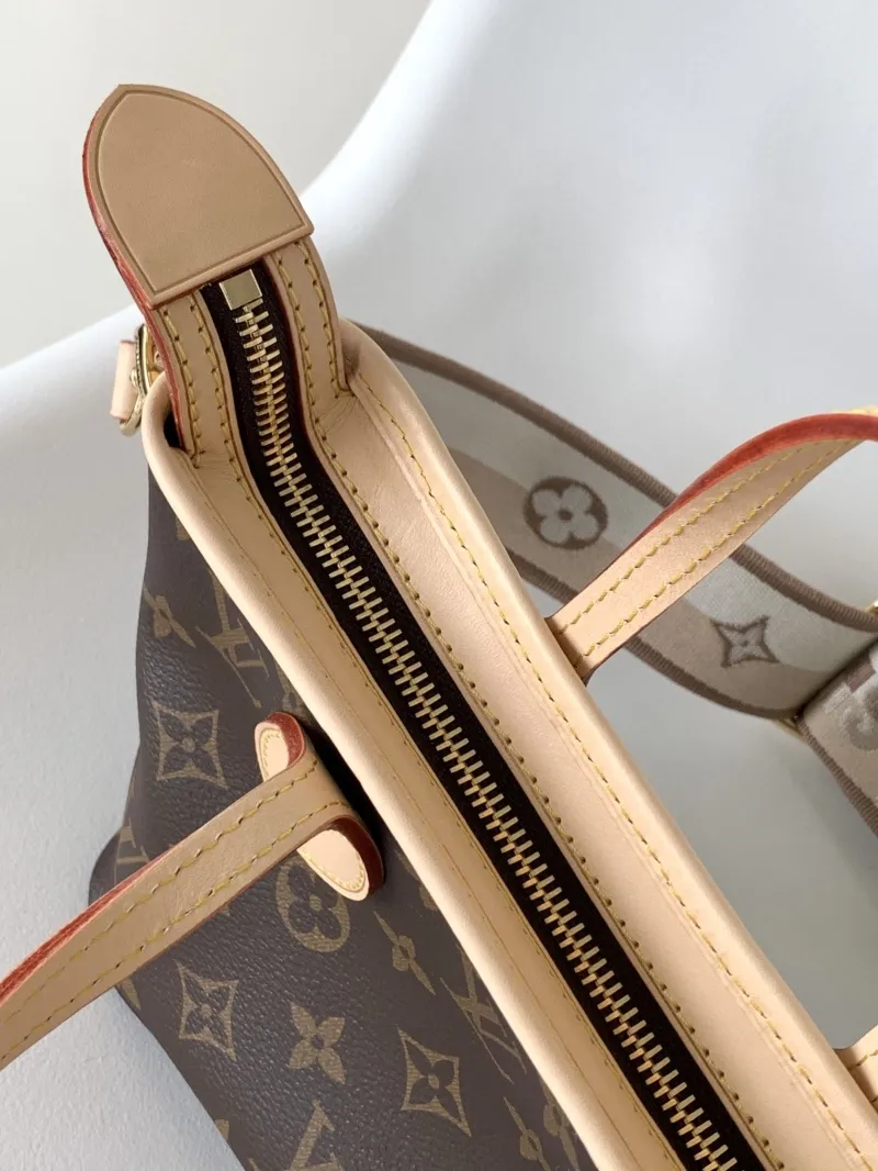 LV Shopping Bags-102 - Image 8