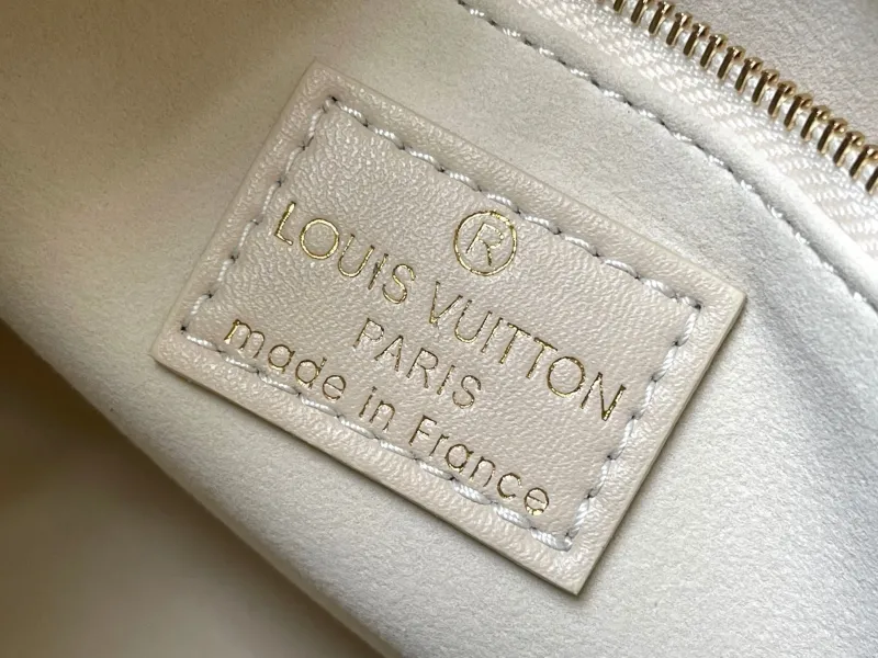 LV Shopping Bags-109 - Image 8